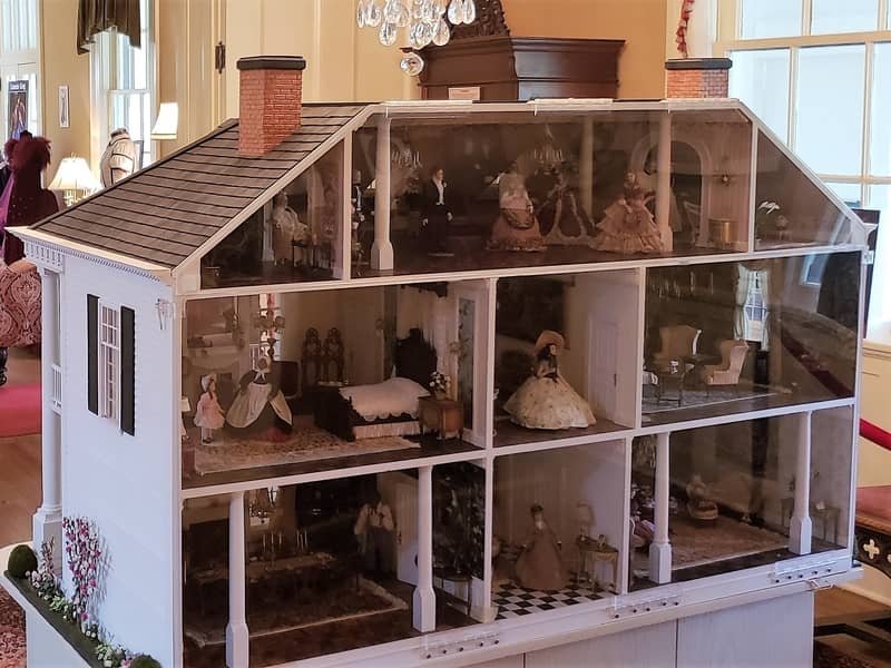 The doll house replica of Tara Plantation occupies a prime spot in the GWTW museum.