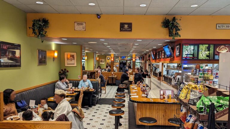 Local Downtown Chicago Diner Delivers Great Food and Hidden History