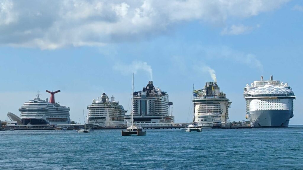Wonder of the Seas and other cruise ships in port
