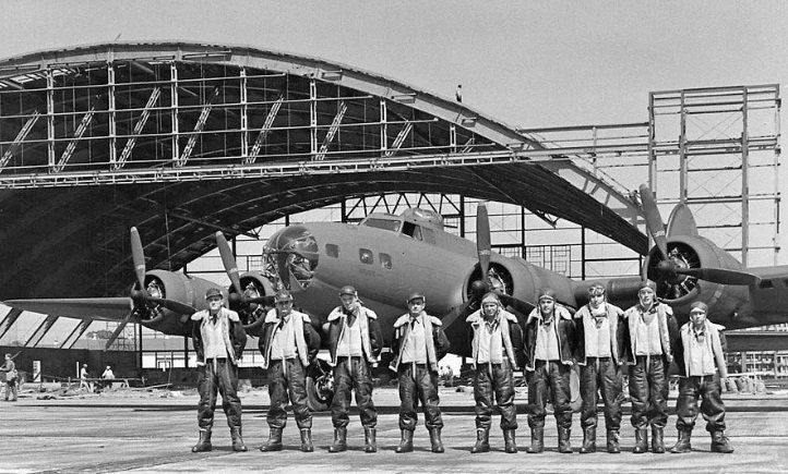 B-17 Bomber crew at McDill, for our Crash Secrets article